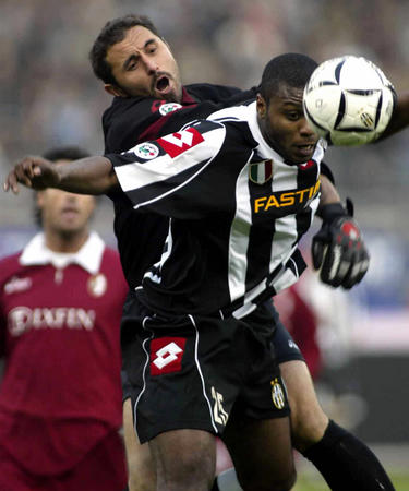 布斯克茨退役，10年世界杯冠军西班牙仅剩5人仍在踢球（布斯克茨宣布退役，2010年西班牙世界杯冠军阵容仅余5人仍现役）