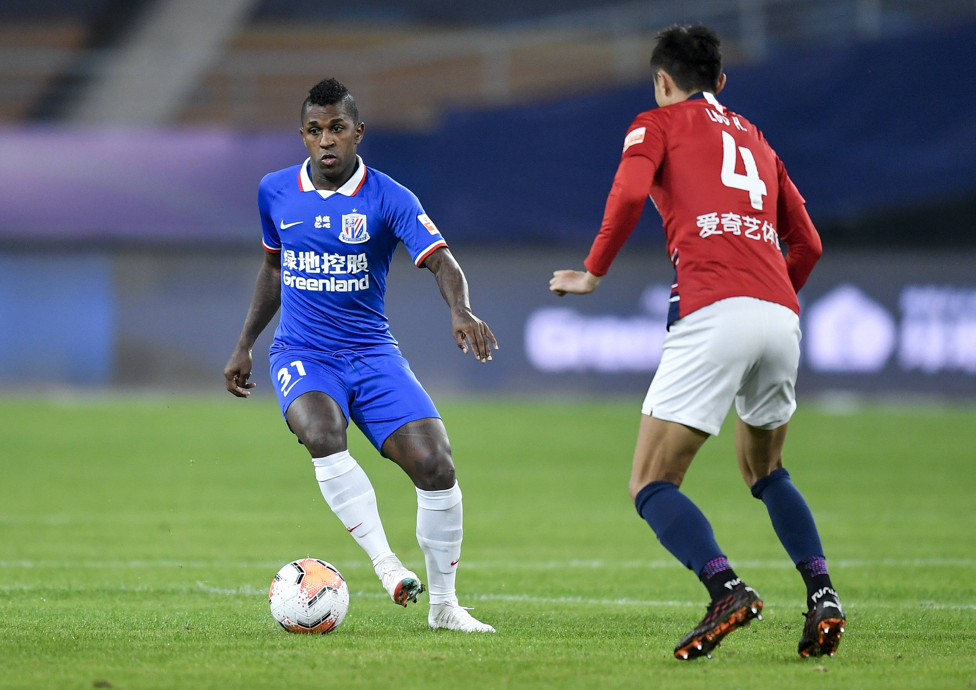 有父亲的风范吗？梅西小儿子西罗在迈阿密U8比赛中任意球破门（梅西幼子西罗迈阿密U8赛任意球破门，被指颇有父亲风采）