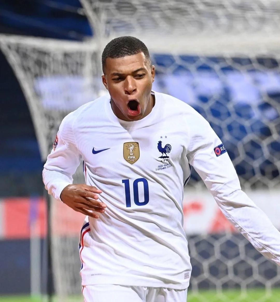 本泽马买下毕加索肖像画，估价约在五十万欧至一百万欧之间（本泽马购得毕加索肖像画，估值约50万至100万欧元）