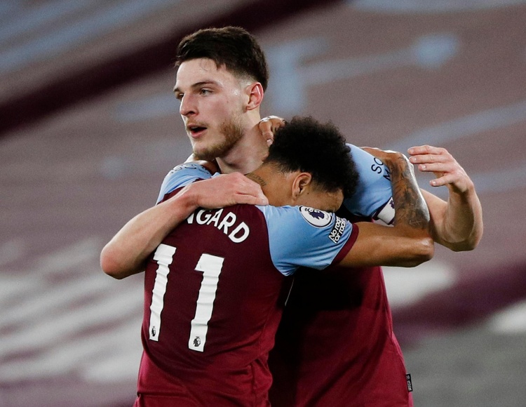 武汉三镇刚官宣邓涵文离队，就引发哄抢，三大热门下家各有胜算！（武汉三镇官宣邓涵文离队引爆争抢，三大热门下家各显胜算）