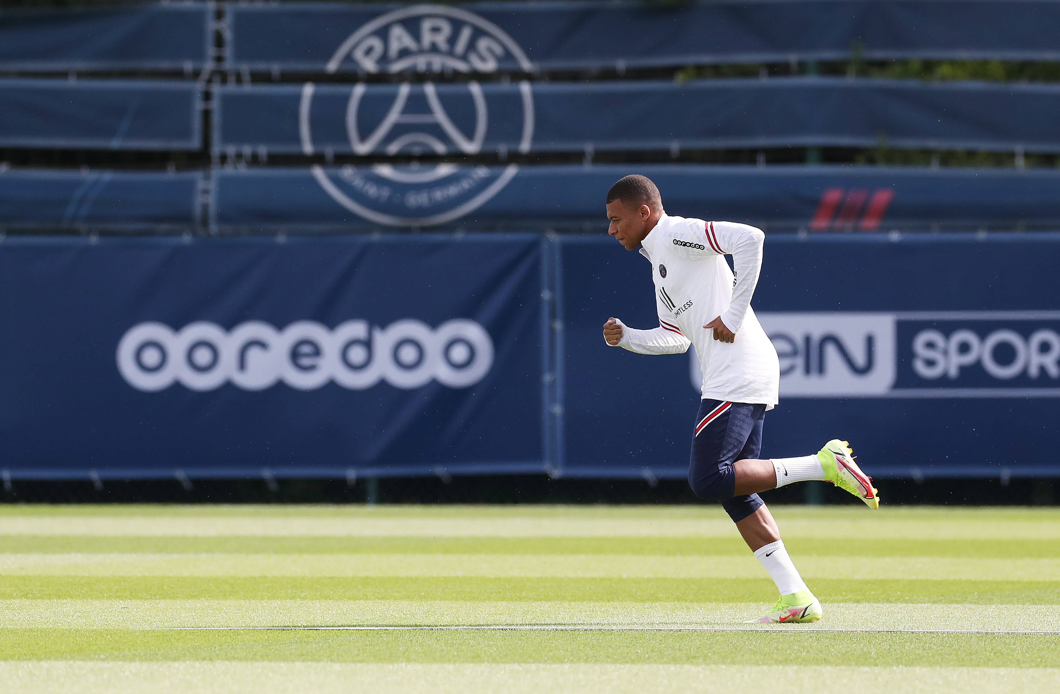 翻一倍，巴萨17岁中场德罗的身价从500万欧涨至1000万欧（巴萨17岁中场德罗身价倍增：由500万欧升至1000万欧）