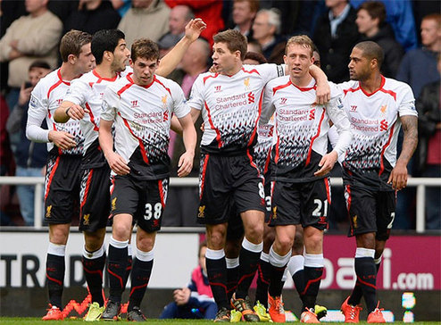 这队快攻效率高得离谱（这队的快攻效率爆表）