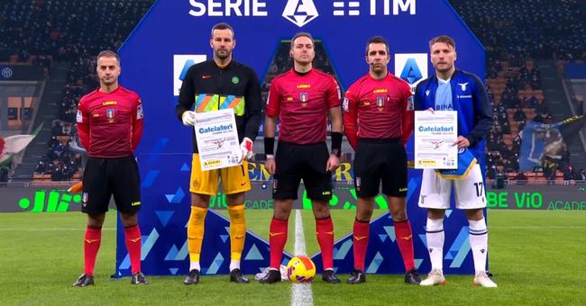 美媒：无论詹姆斯是否退役，这都将是他在湖人的最后一个赛季（美媒：无关退役与否，詹姆斯这一季是湖人生涯终章）