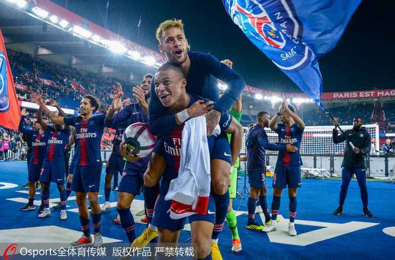 范德芬：伊萨克是最难对付的对手，他是非常全面的顶级球员（范德芬称伊萨克为最难缠对手：全面且顶级的球员）