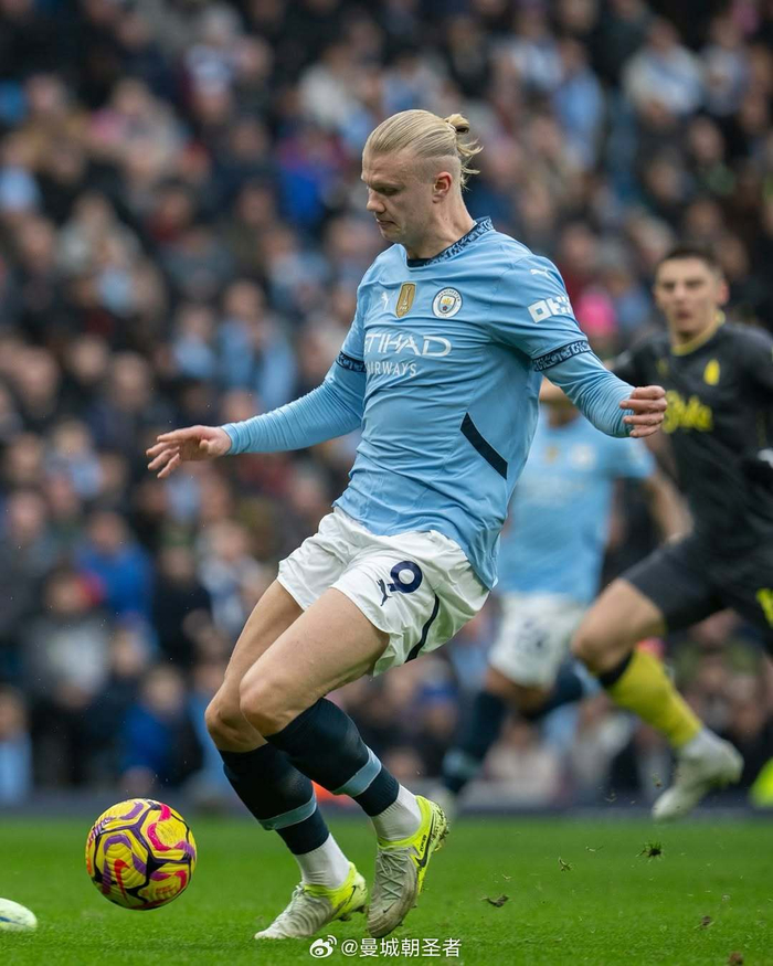 欧冠积分榜分析：小组晋级形势紧张,（欧冠形势解读：小组出线争夺白热化）