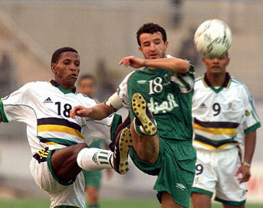 尼克斯晋级半决赛后，每位球员都能获得103000美元的奖金（尼克斯打进半决赛，队内每人奖金10.3万美元）